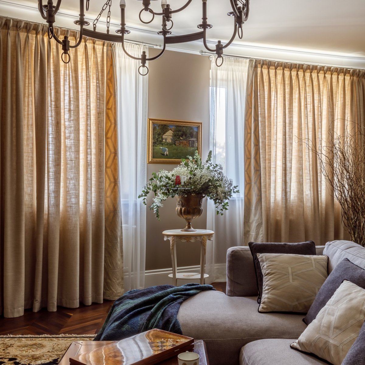 Шторы в эркере