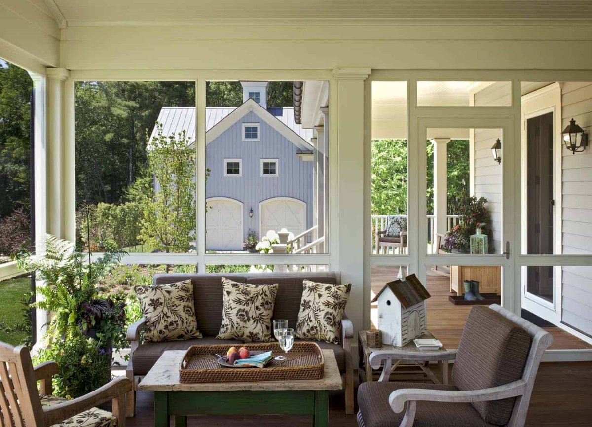 Качели на веранде подвесные