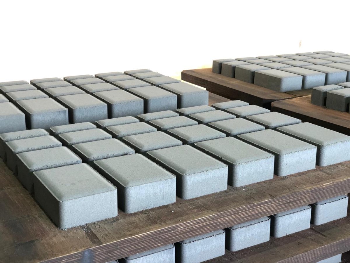 Тротуарную плитку 200квт