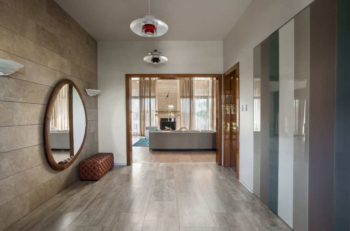 Кафель в интерьере прихожей