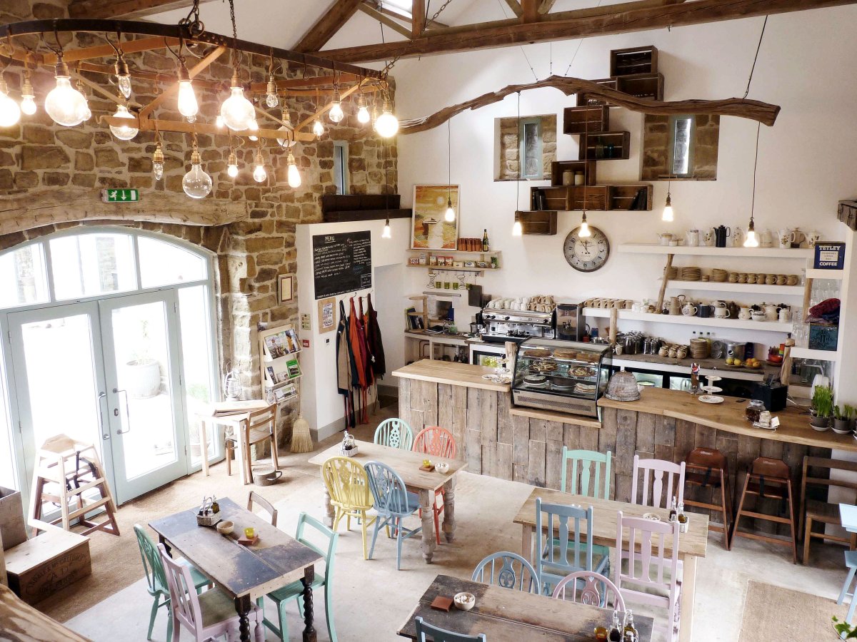 Кофейня в деревенском стиле