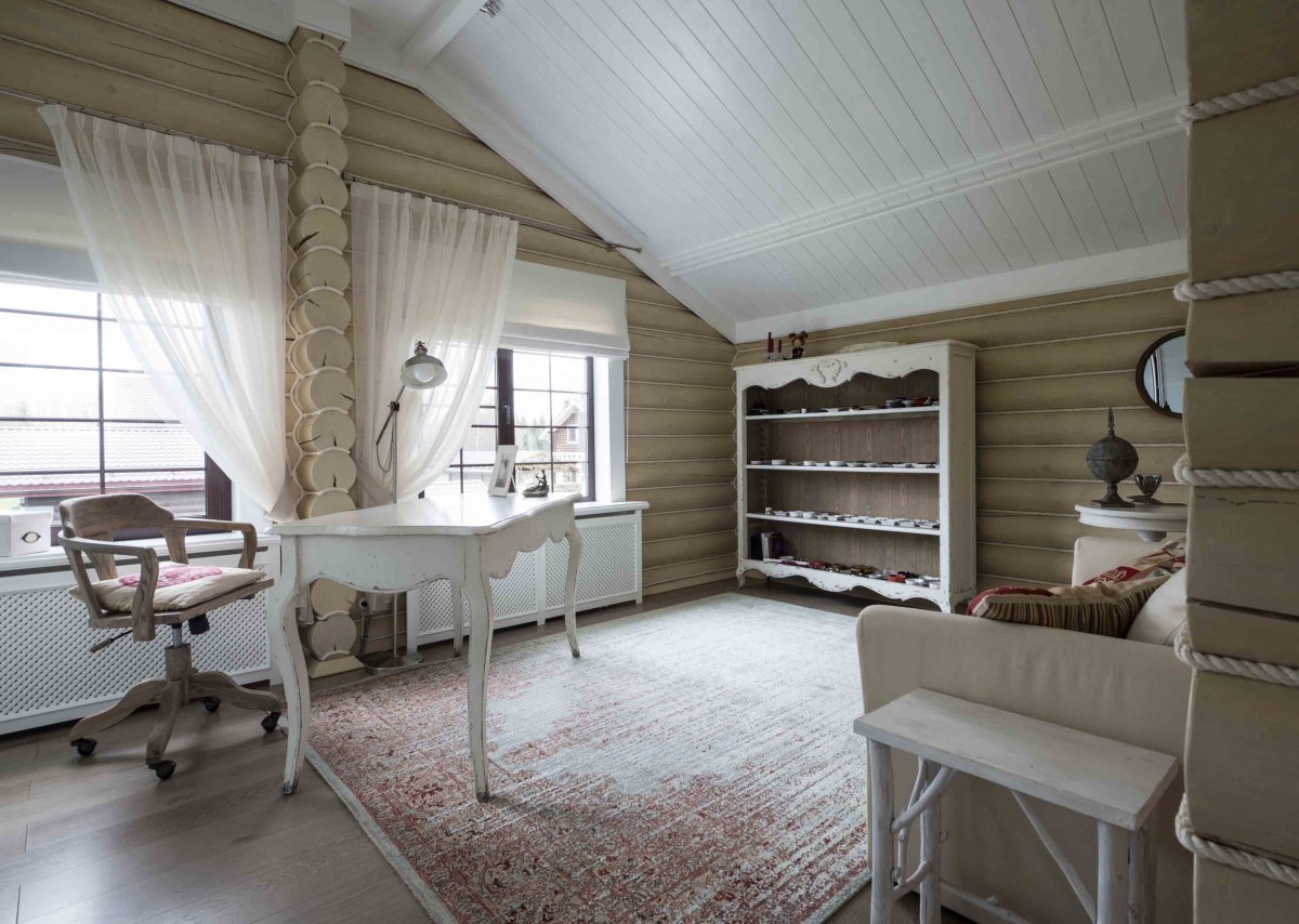 Белый деревянный пол