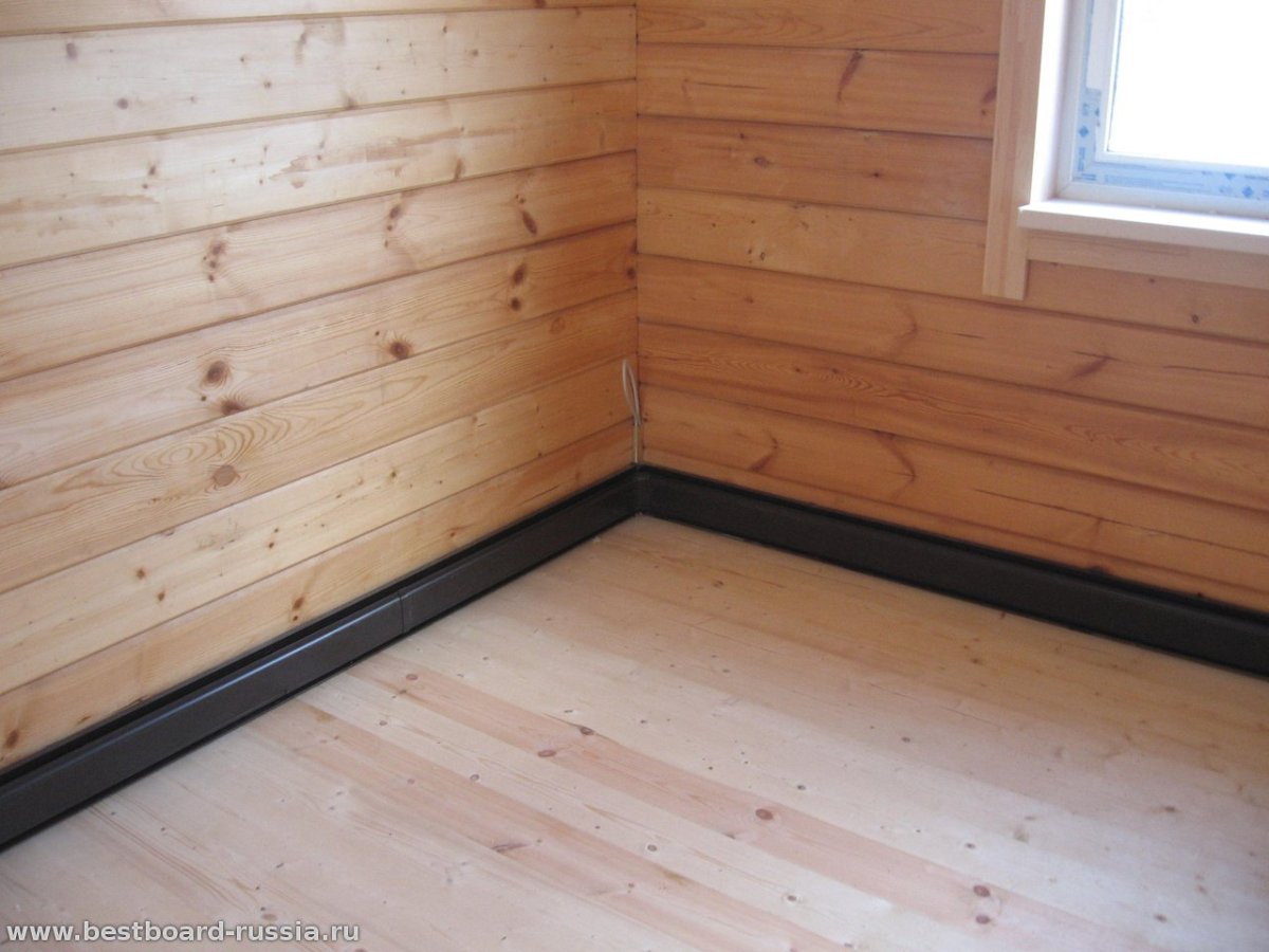 Натяжной потолок в бревенчатом доме