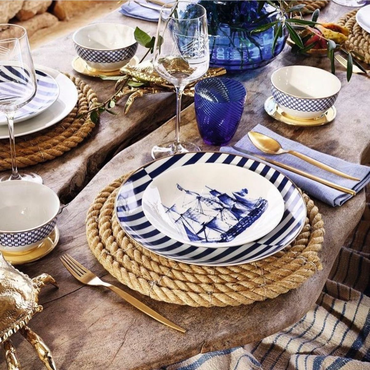 Морская сервировка стола