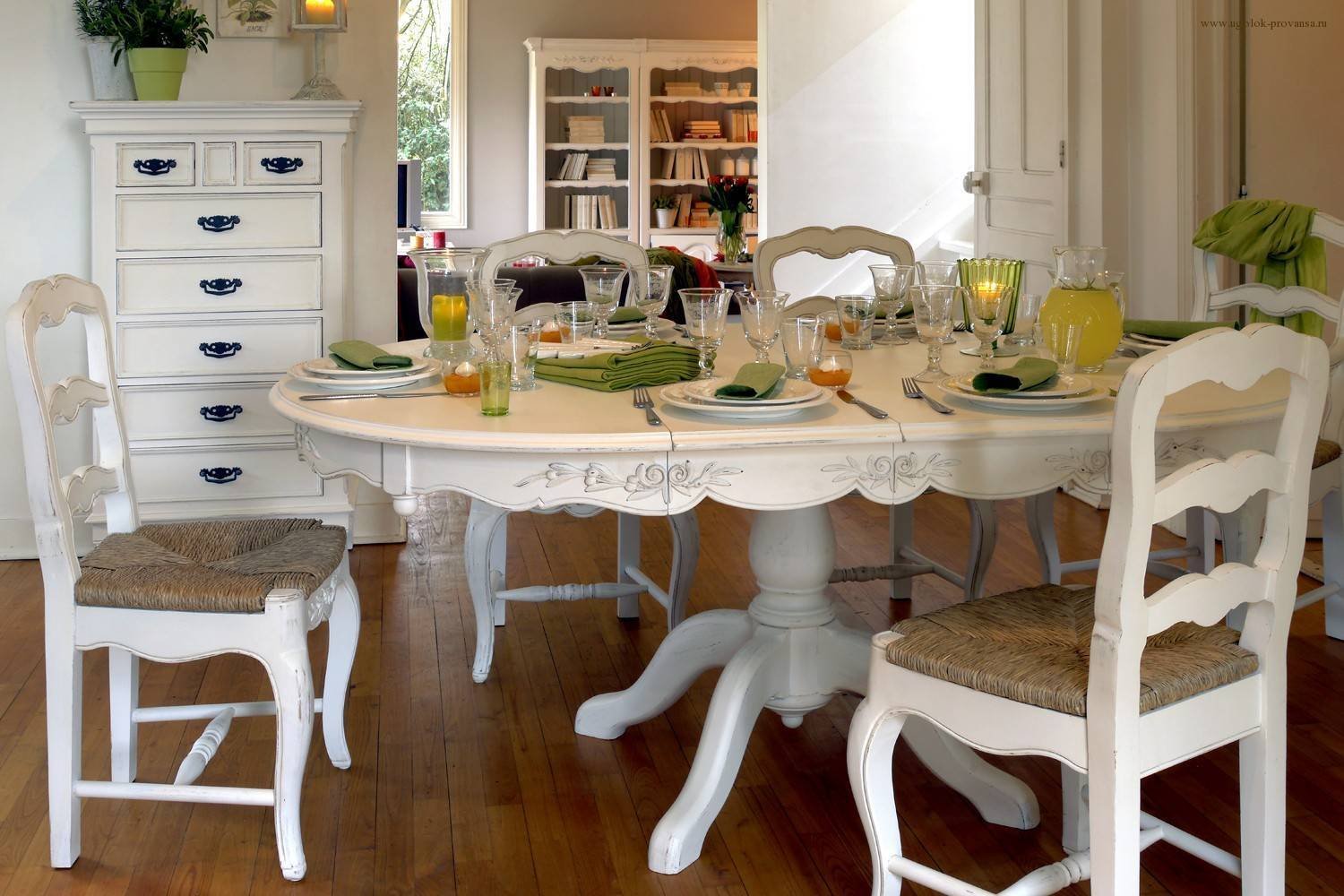 Кухонный стол в стиле Прованс - 43 фото