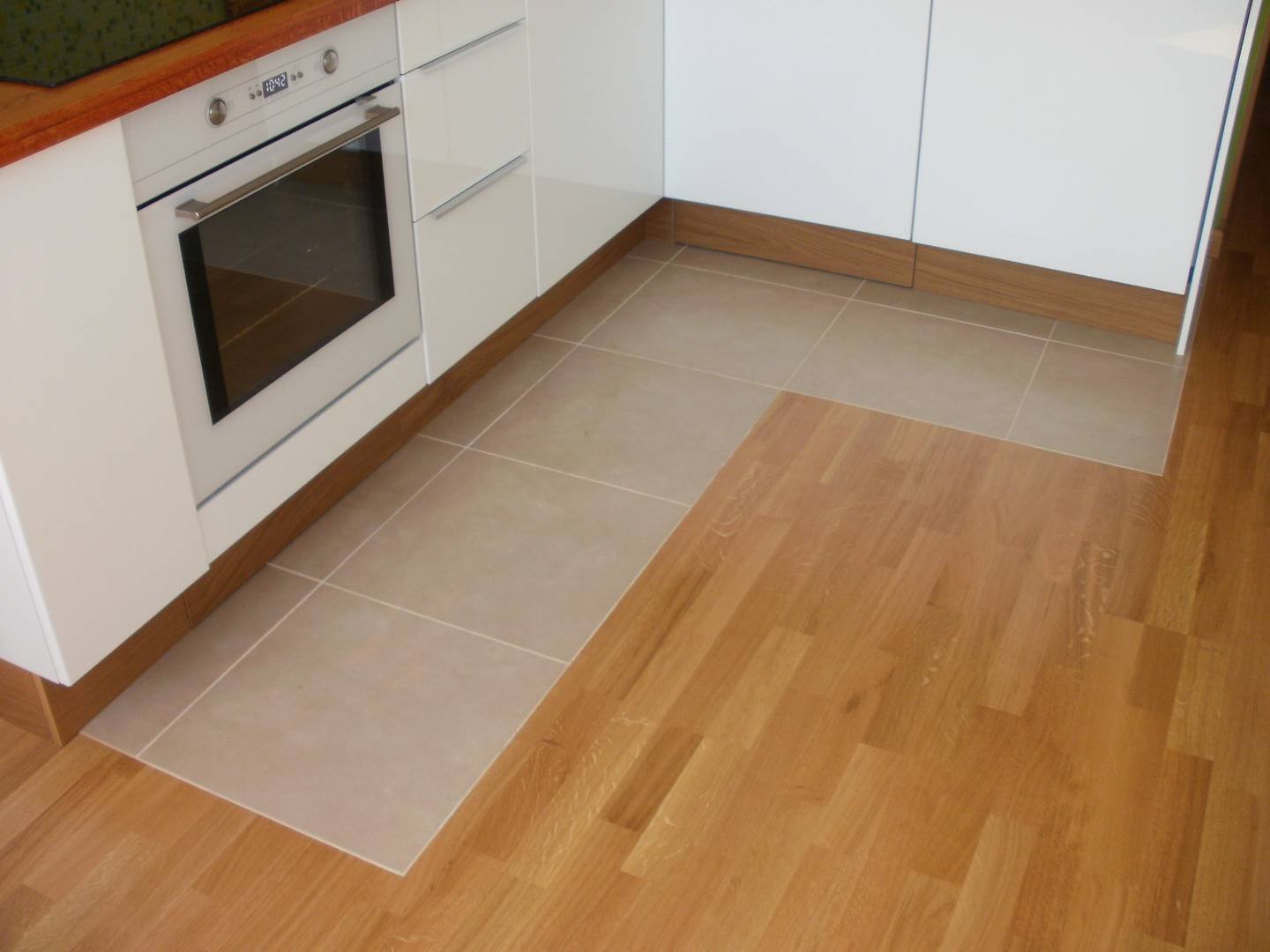 варианты укладки плитки на полу в кухне