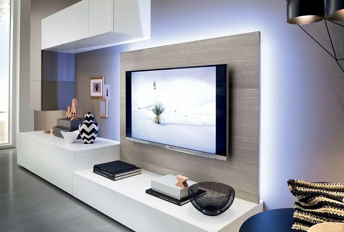 Современная стена с телевизором. Телевизор в современном интерьере. Гостиная в современном стиле. Гостиная с телевизором. Телевизор в интерьере гостиной.