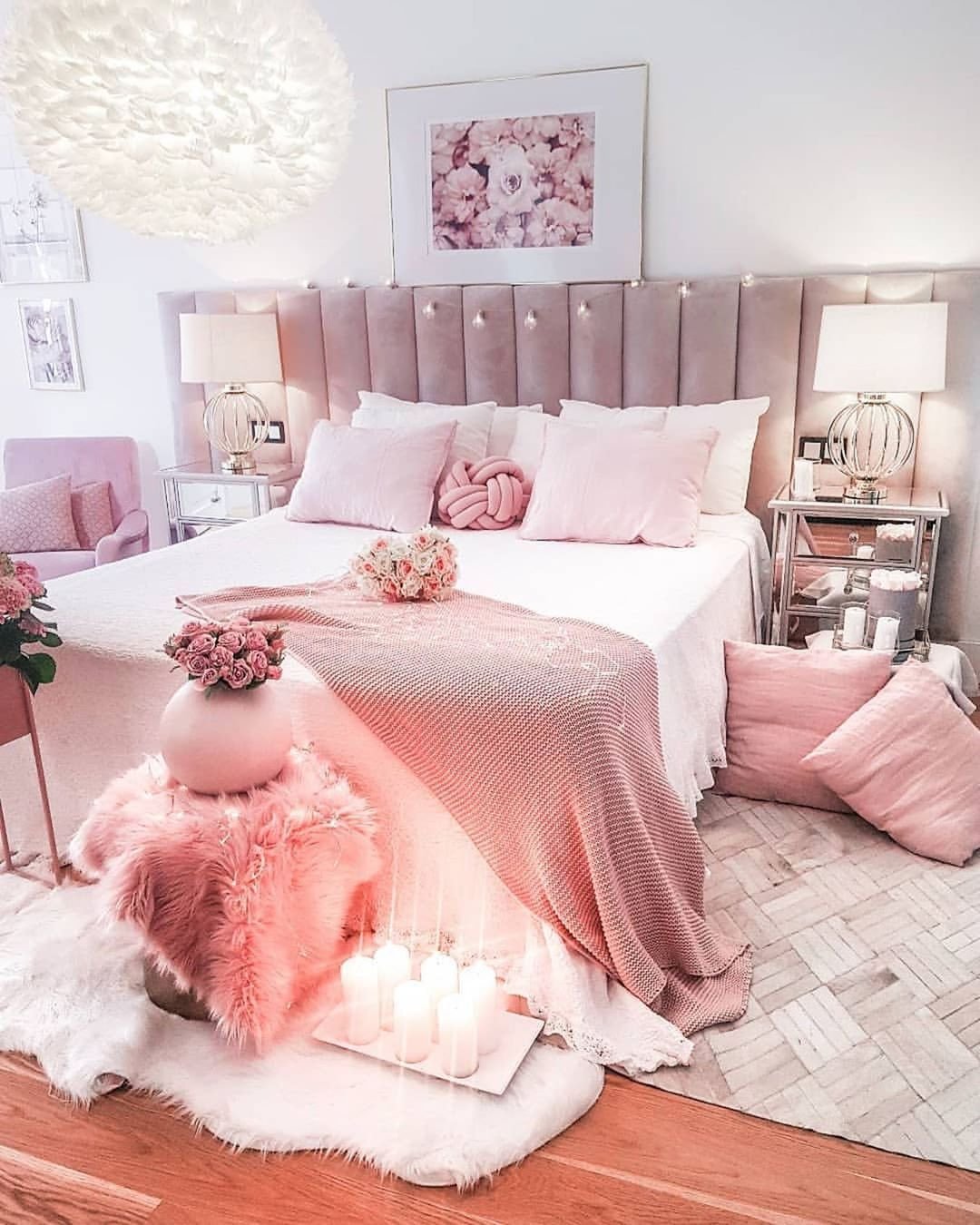Комната в розовом стиле для девушки