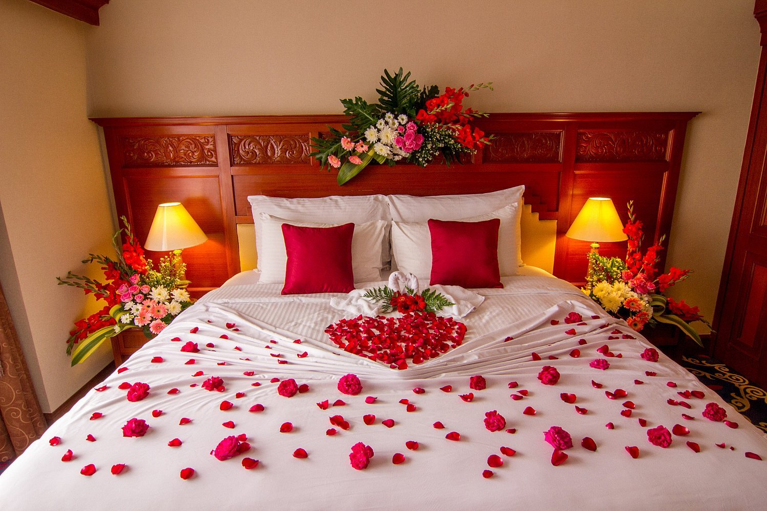 День Святого Валентина: романтическая спальня