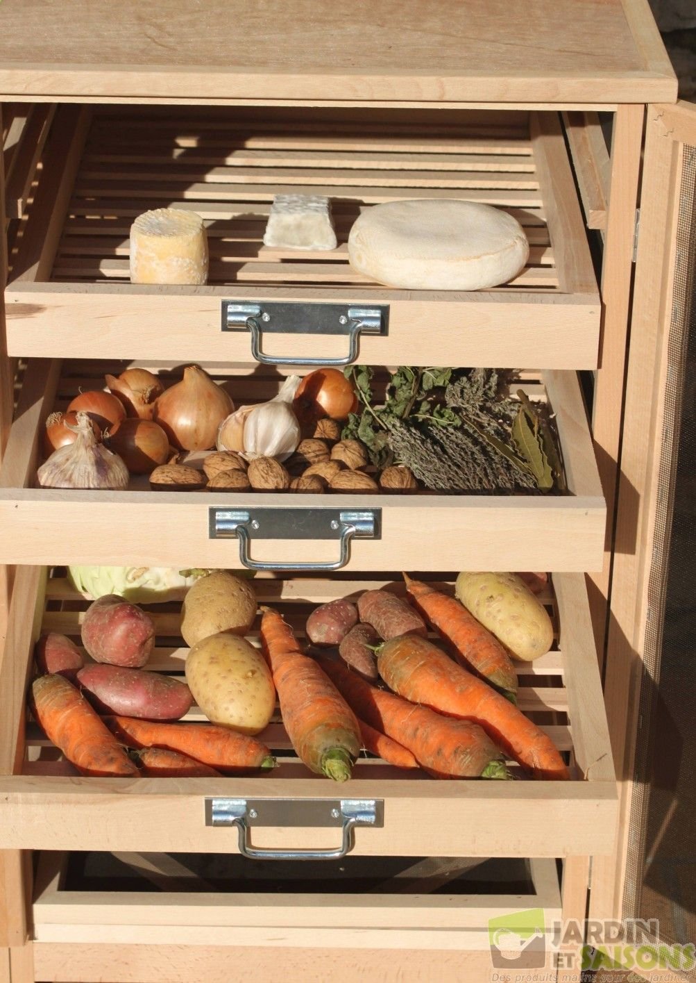Хранение овощей доме. Выдвижные ящики для овощей. Шкафчик для хранения овощей. Ящик под овощи на кухню. Выдвижные ящики для овощей на кухне.