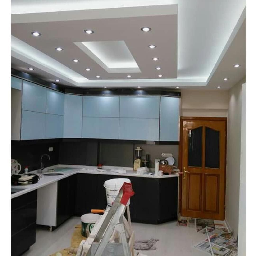 Натяжной потолок с подсветкой на кухне дизайн