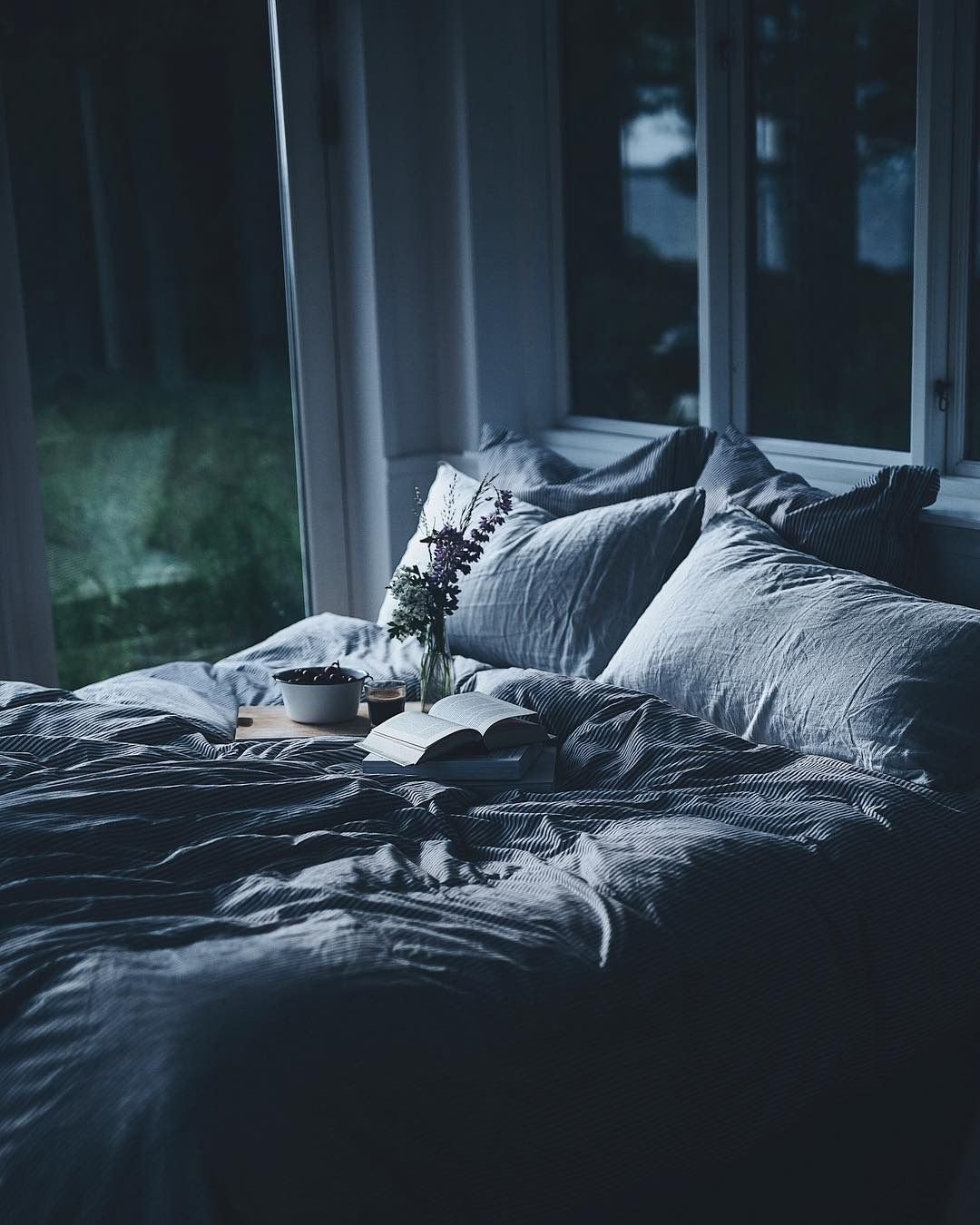 фото постель ночью