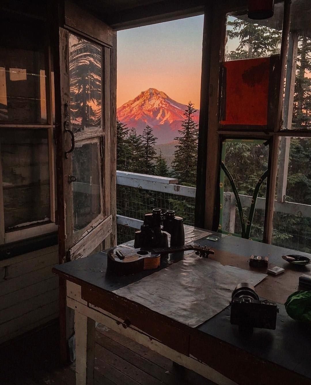 Кухня с видом на горы - 70 фото