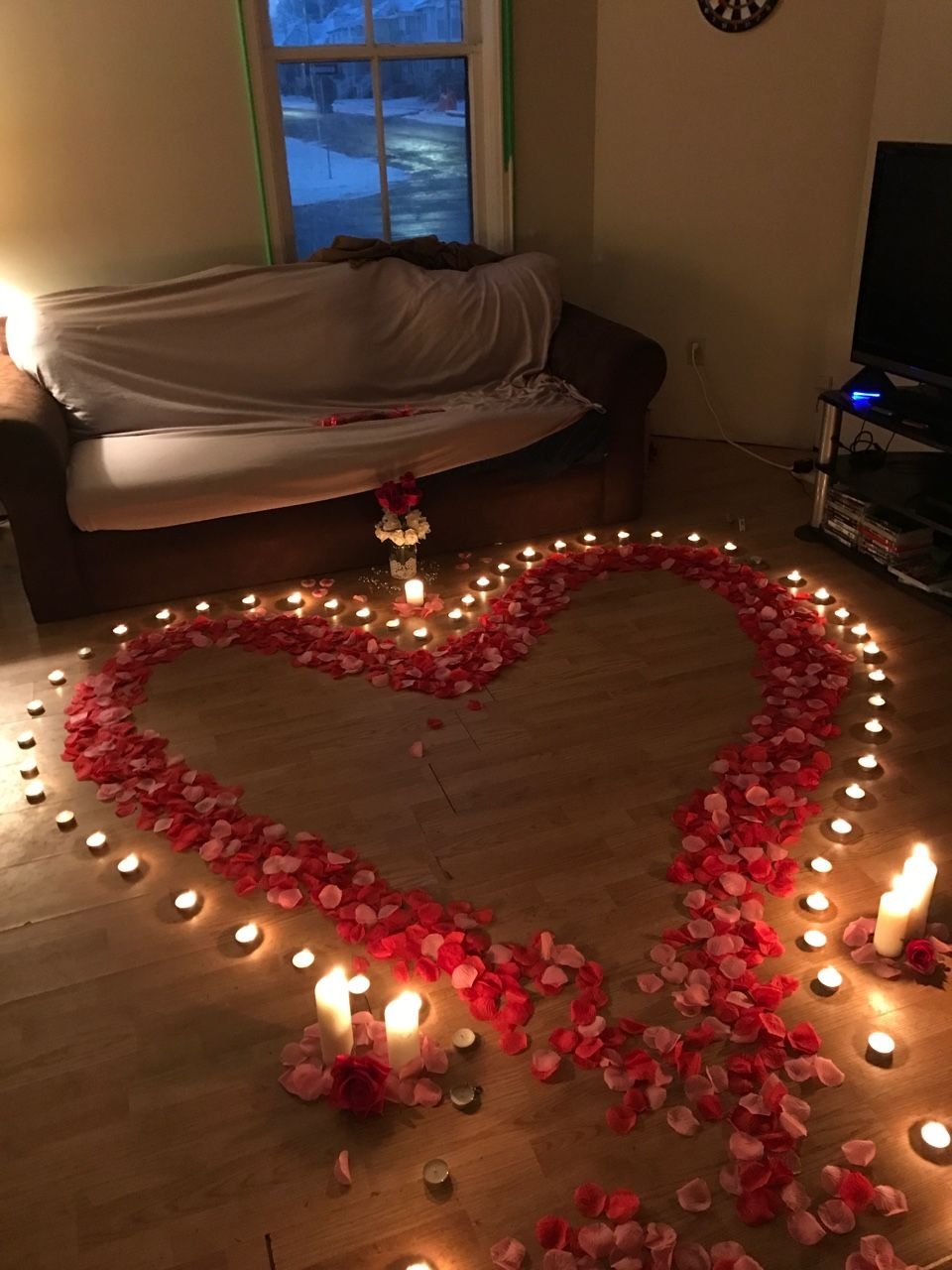 Как украсить комнату для романтического вечера - фото примеров
