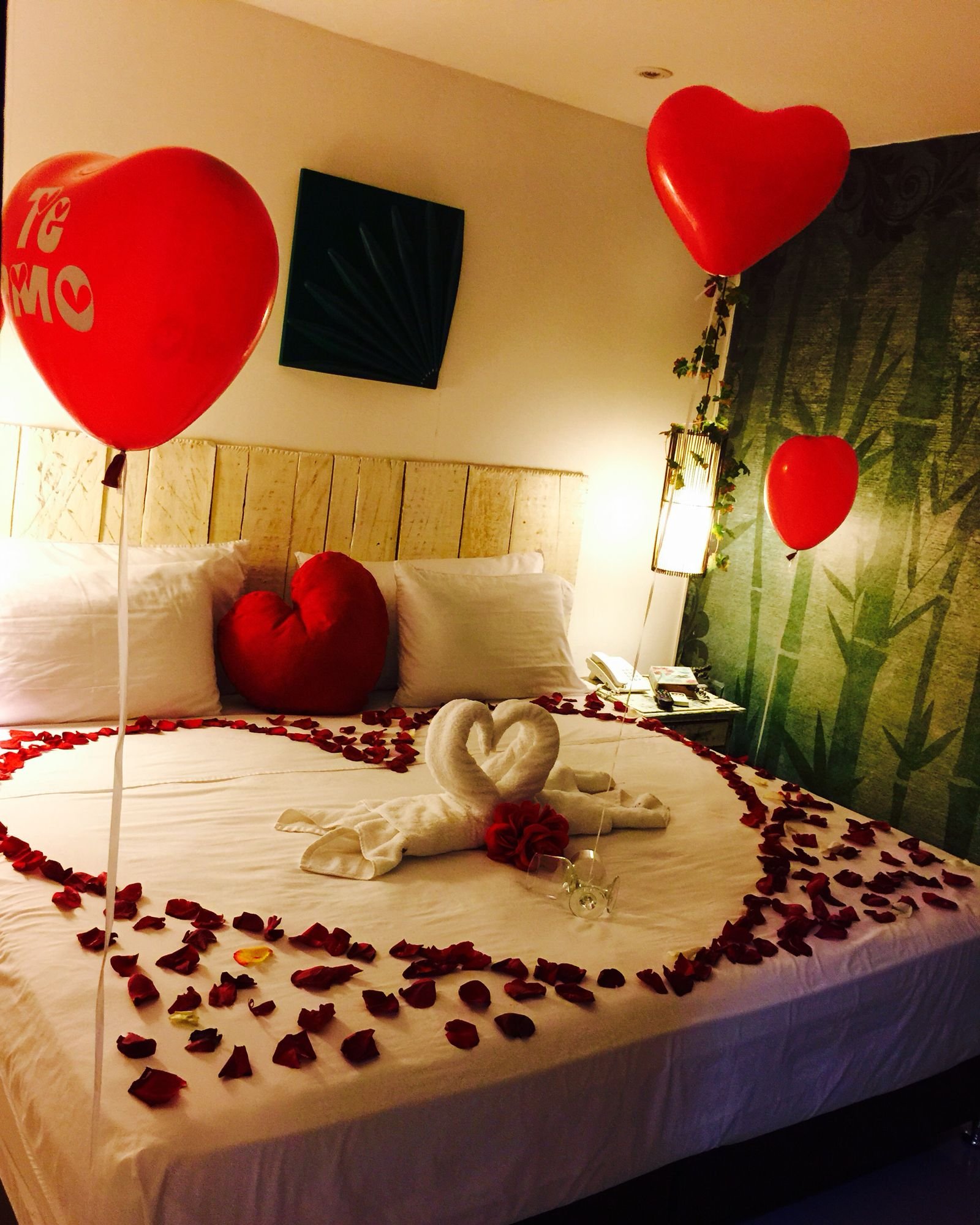 Устроить день рождения мужу. Романтический сюрприз. Романтическое украшение комнаты. Романтически украсить комнату. Романтическое украшение спальни.