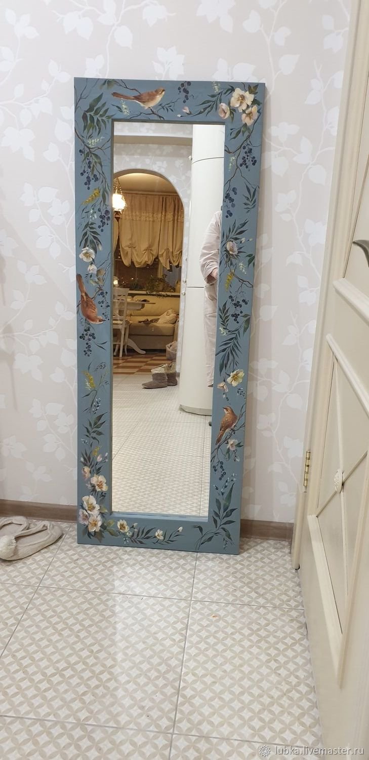 Декор деревянной рамы для зеркала