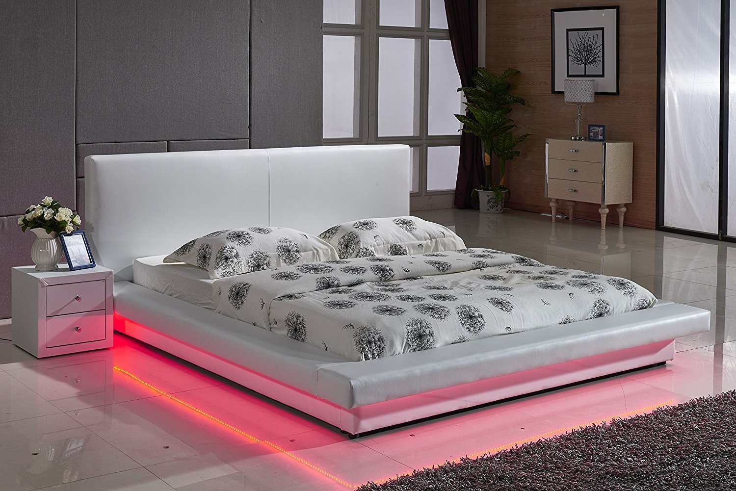 Современная кровать с подсветкой