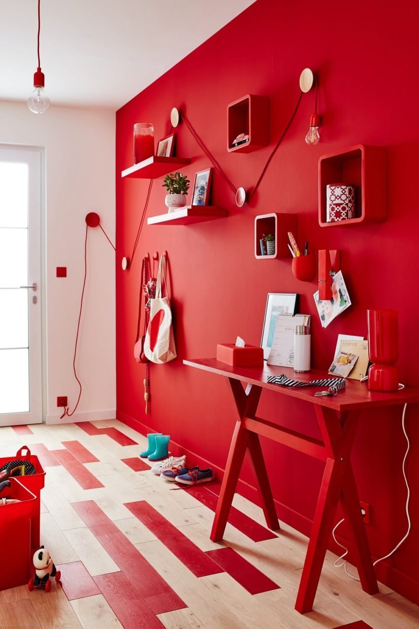 комната в красном стиле фото