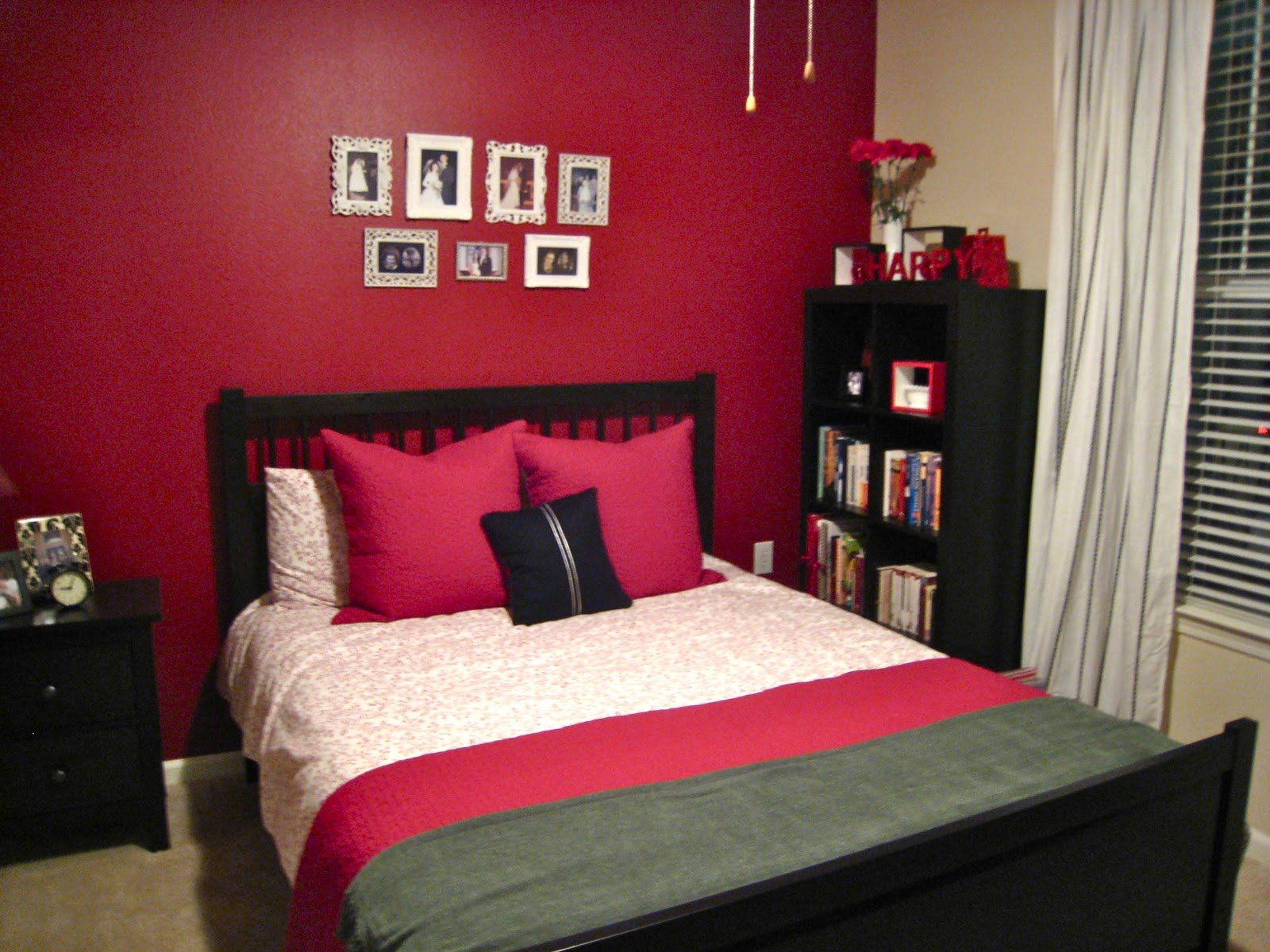 Маленькая спальня в Красном цвете
