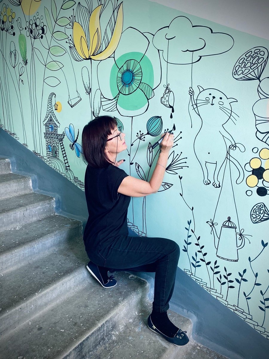 В Твери на стене дома показывали кино и рисовали граффити (Фоторепортаж) | Твериград