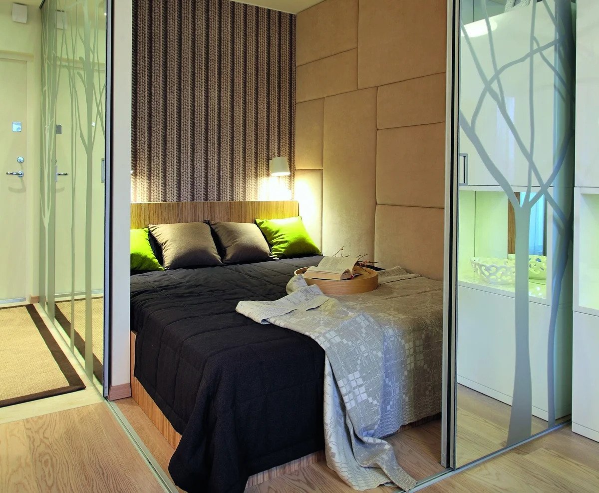 Дизайн комнаты с перегородкой для кровати