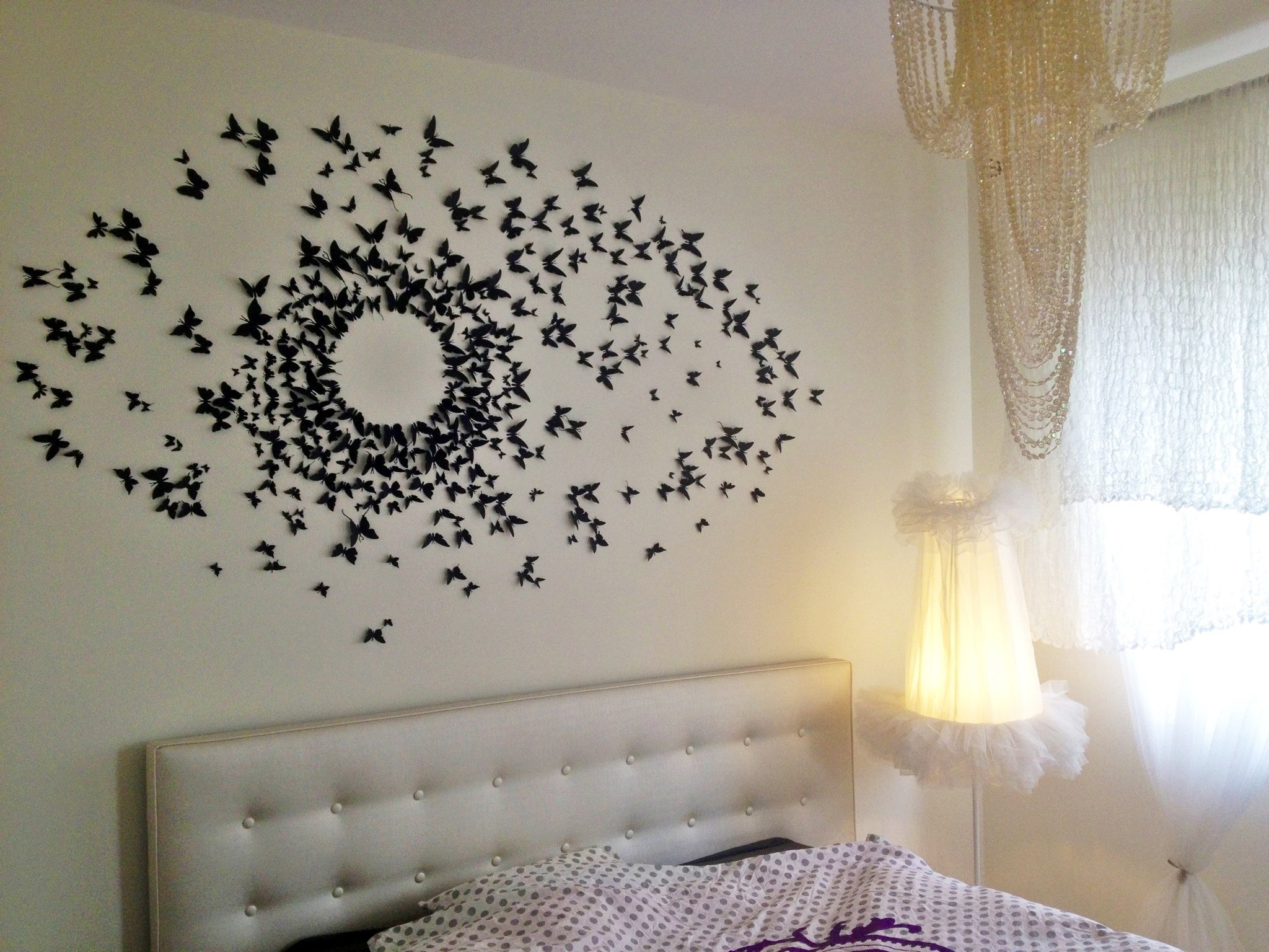 Бабочки на стену своими руками. Украсить стену. Украшения для стены. Бабочки на стену. Декор из бабочек на стену.