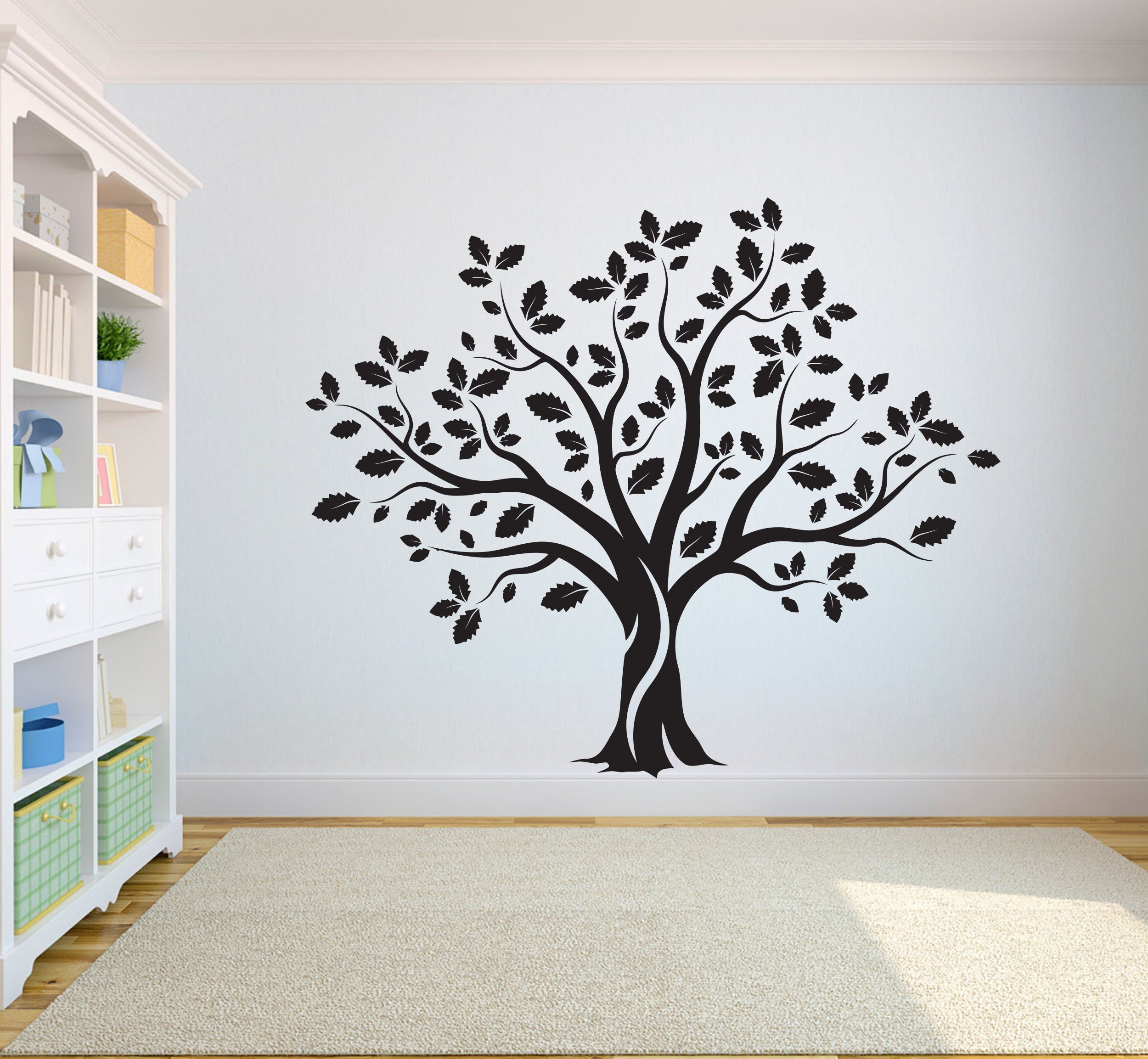 Нарисованное дерево на стене в интерьере (47 фото)