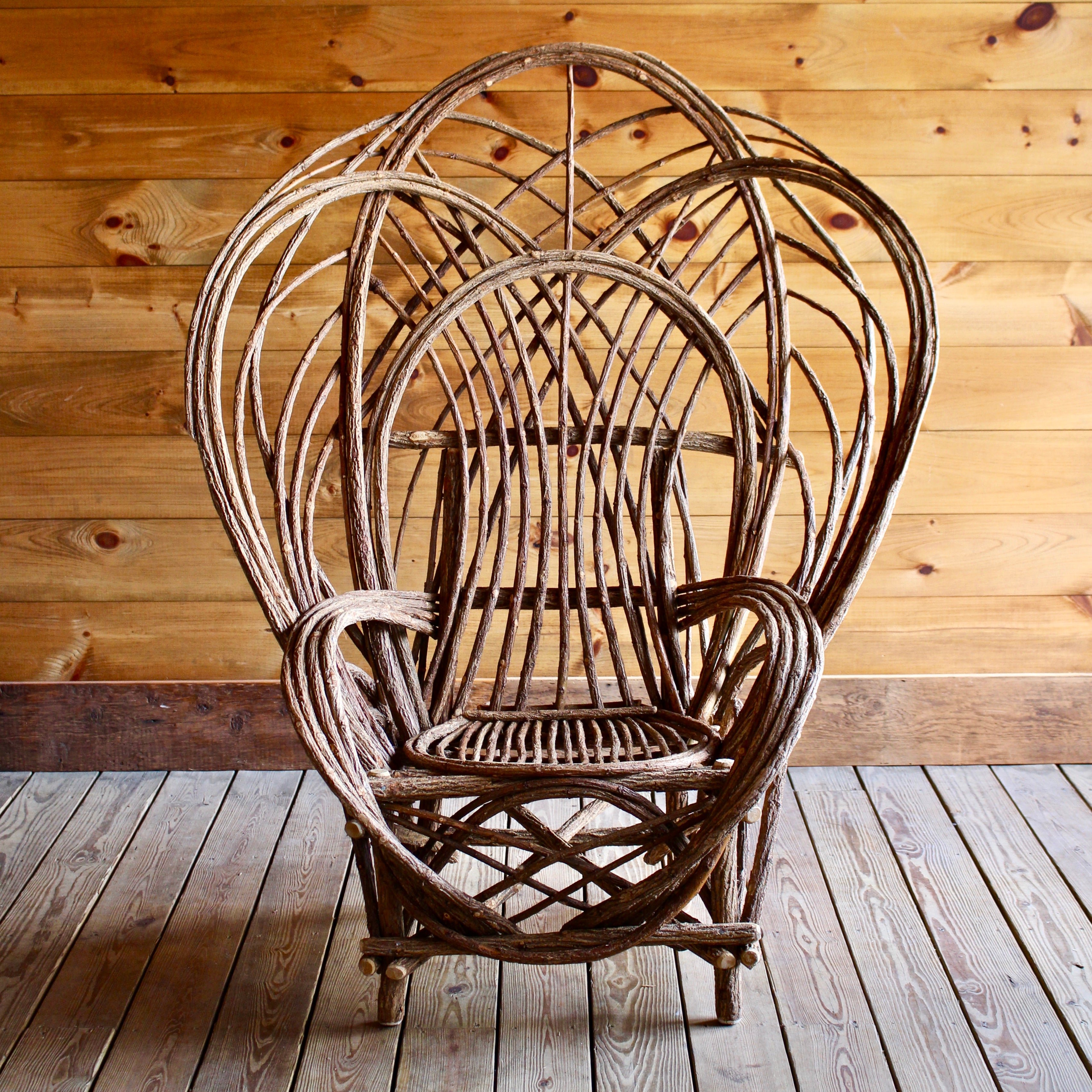 Кресло плетеное из прутьев