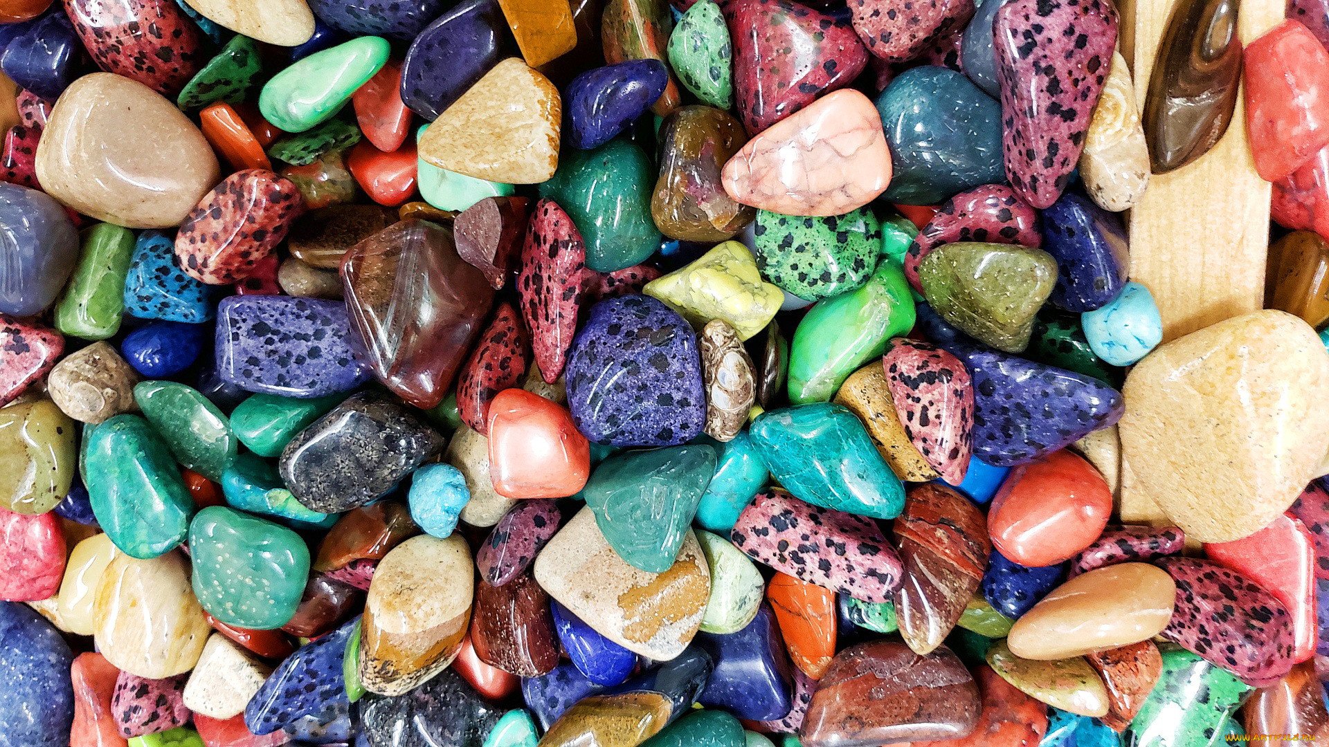 Красивый натуральный камень. Разноцветные камни. Цветные камушки. Красивые камушки. Разноцветный натуральный камень.