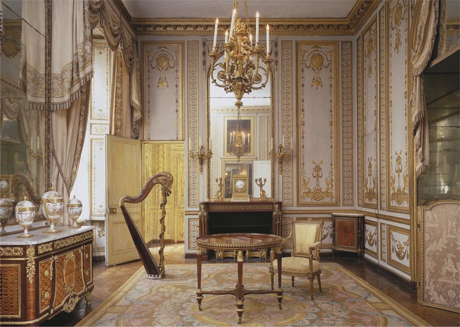Мир классицизм. Версальский дворец интерьеры.