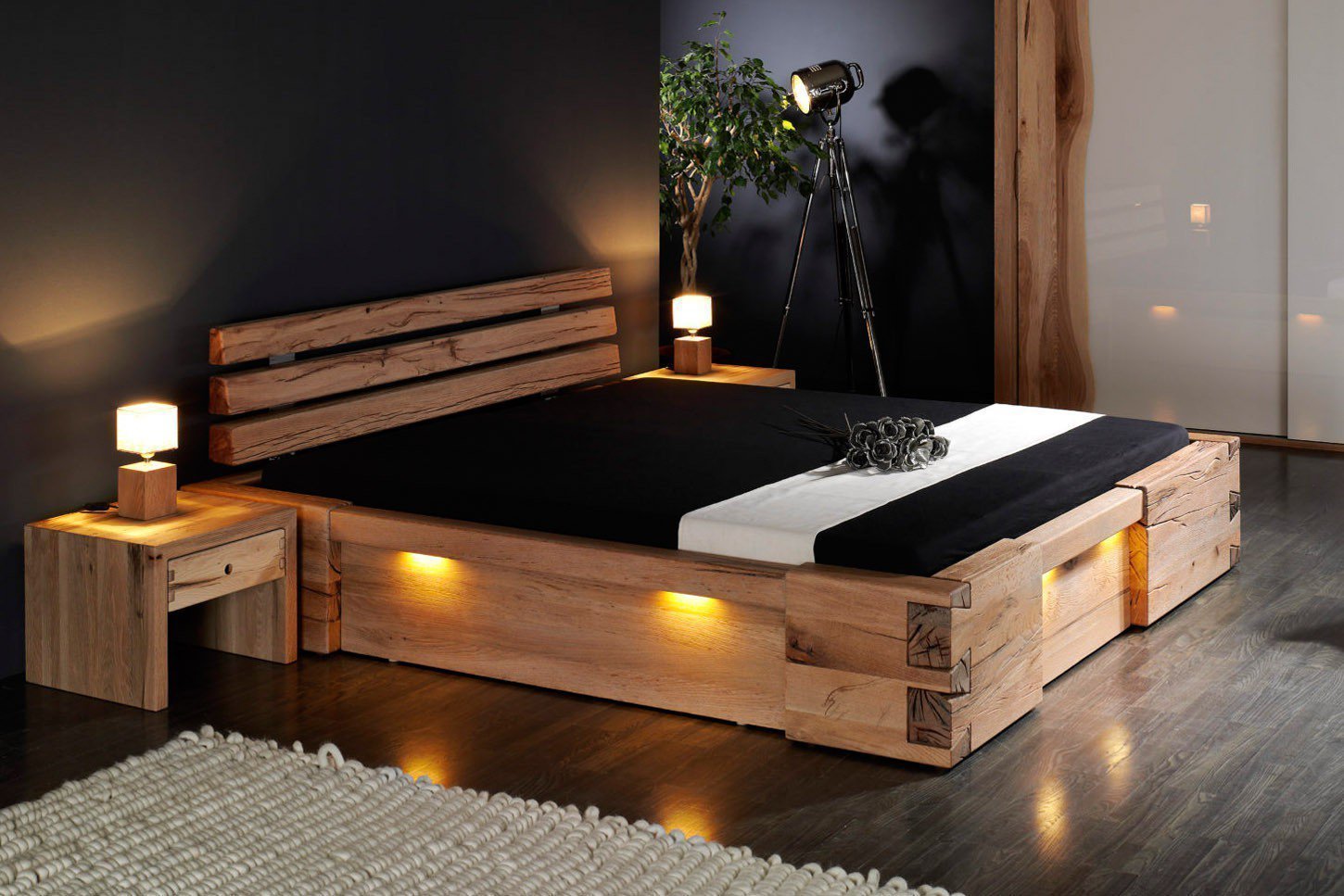 Самодельная кровать из дерева. Кровать из дерева. Кровать из брусков. Стильные деревянные кровати. Кровать на деревянных поддонах.