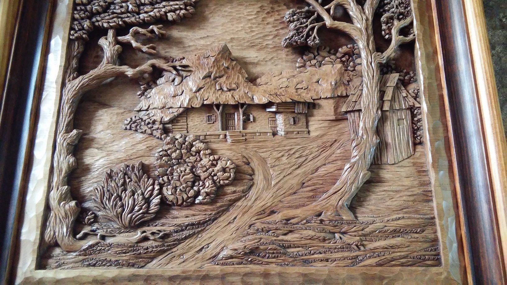 Резьба на ели. Художественная резьба по дереву Петра Носикова. Панно по дереву. Резьба по дереву пейзажи. Резные картины из дерева.