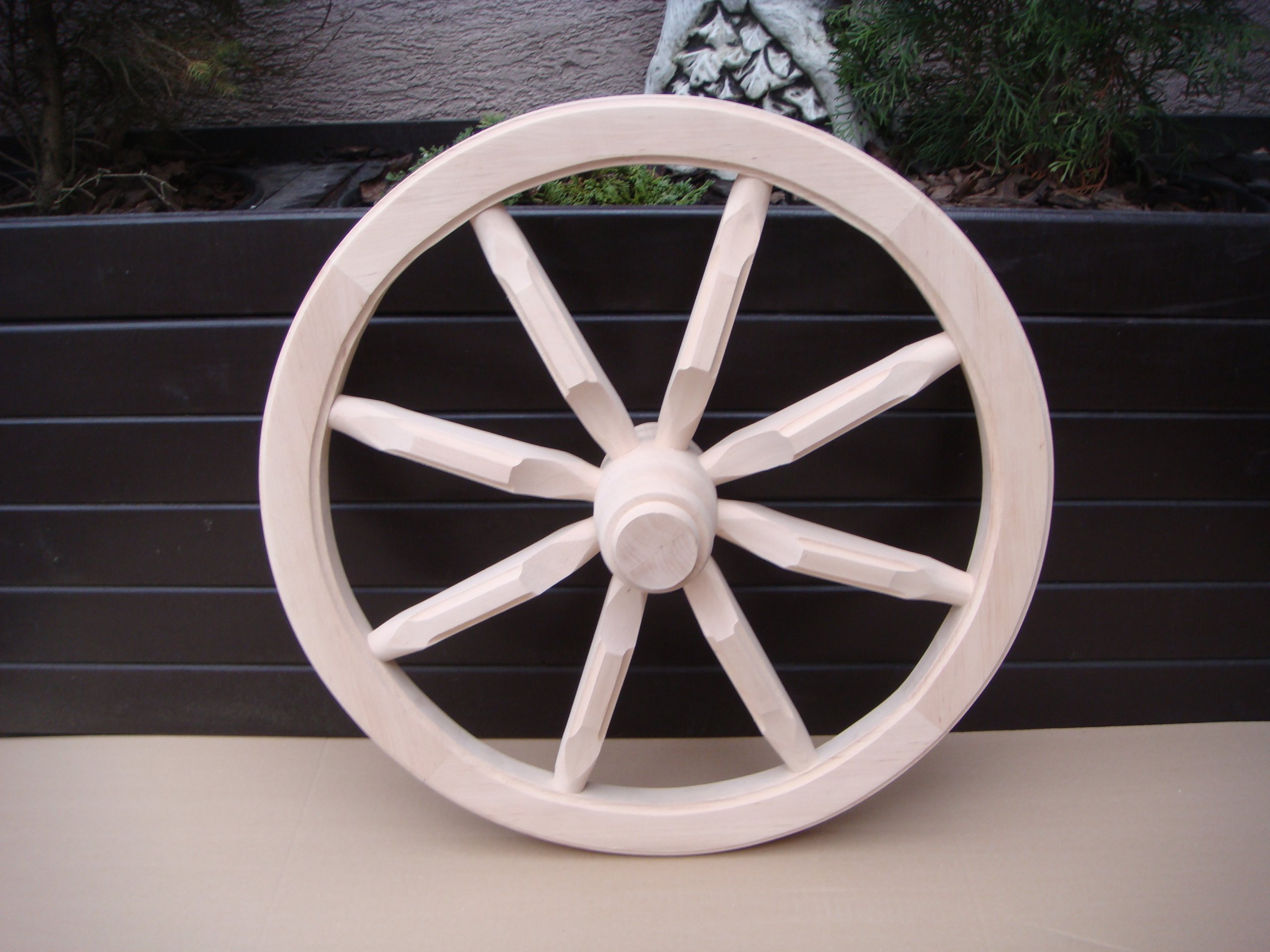 Деревянные колеса для телеги. Колесо телеги. Колесо из дерева. Декоративное колесо. Деревянное колесо.