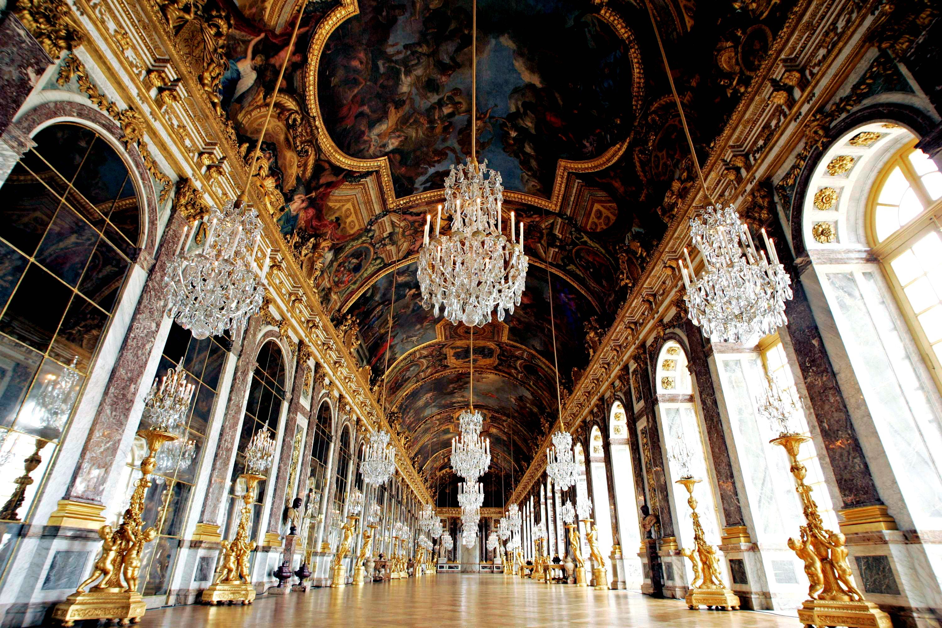 Версаль келісім. Версаль дворец Франция. Версальский дворец Версаль Барокко. Дворец Версаль Франция внутри. Королевский дворец в Версале.