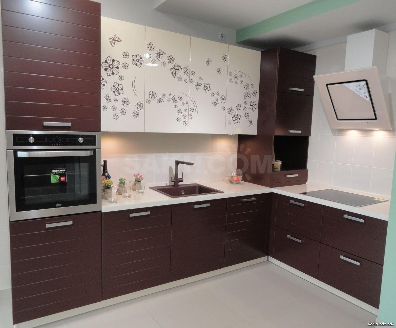 дизайн кухни в коричневом цвете венге фото