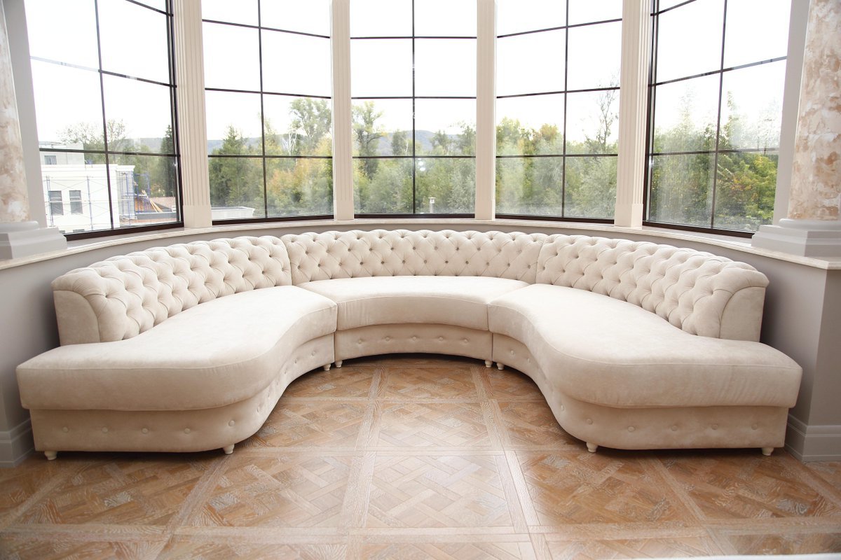 угловой диван с закруглением