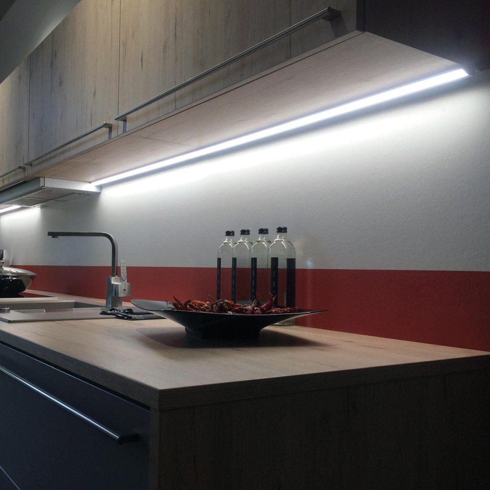 Купить кухонную подсветку. Икеа подсветка для кухни. Диодная подсветка на кухне. Подсветка для кухни под шкафы. Светодиодная лента на кухню.