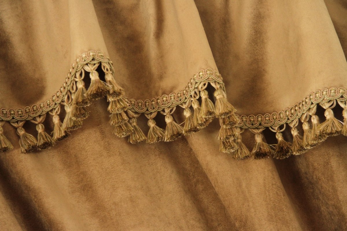 Ламбрекен на тесьме