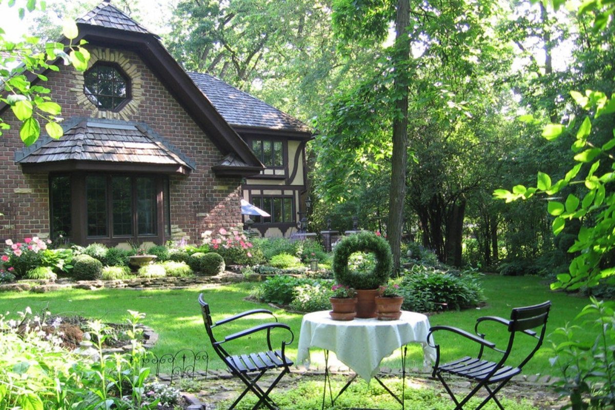 Красивая дача