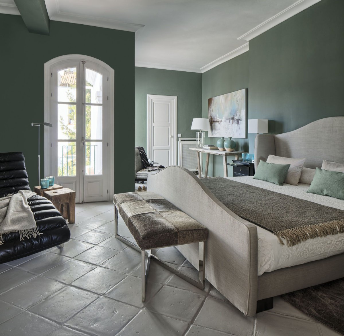 Комната в серо зеленом цвете