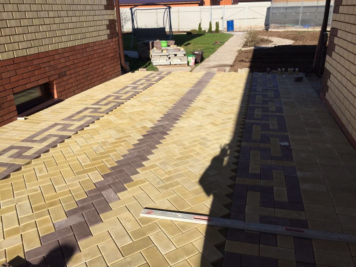 Тротуарная плитка желтая с коричневым