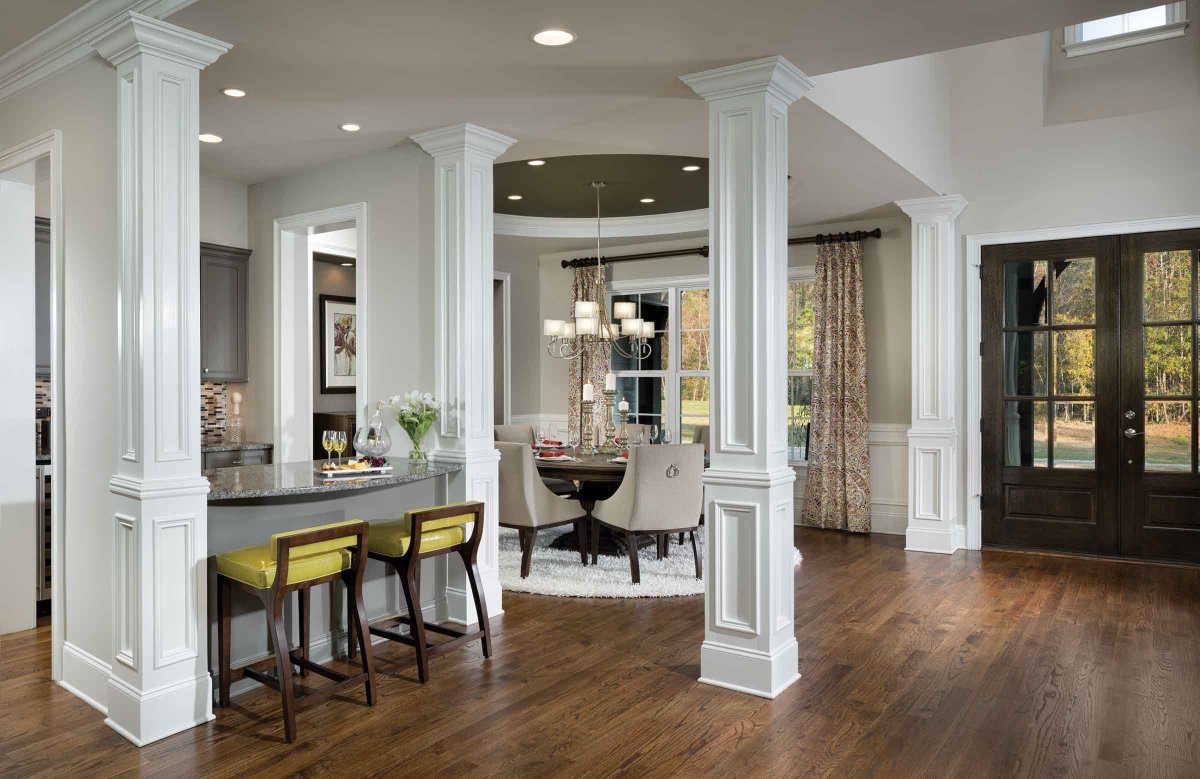Кухня совмещенная с залом в классическом стиле