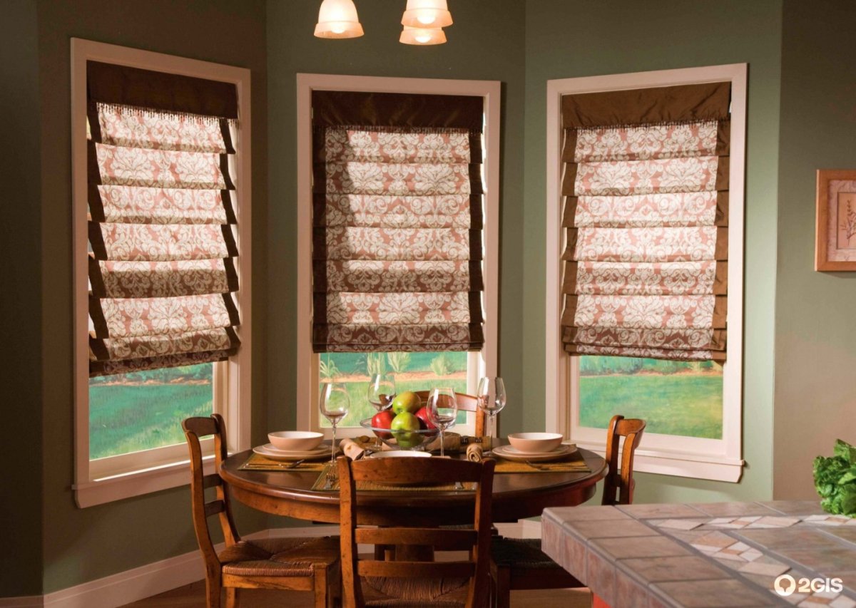 Римские шторы в деревянном доме фото