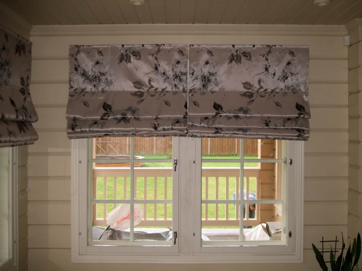 Римская штора на даче
