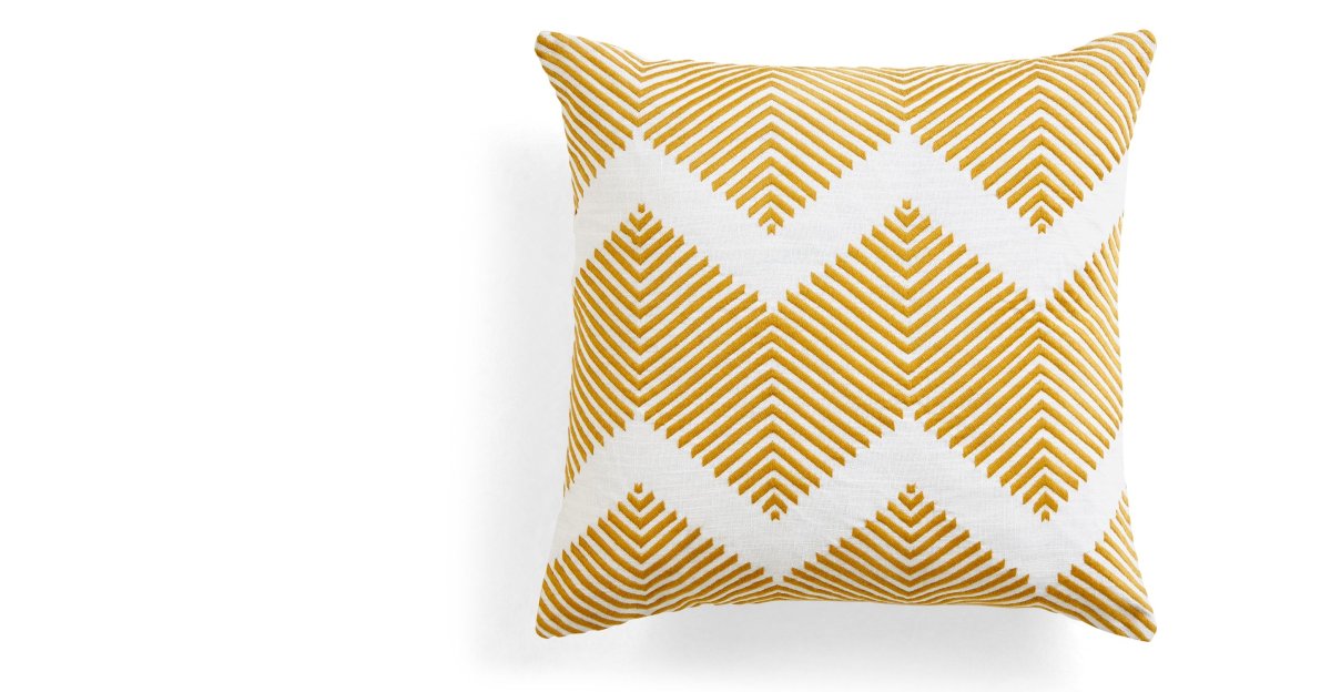 Подушки розовые серые горчичные