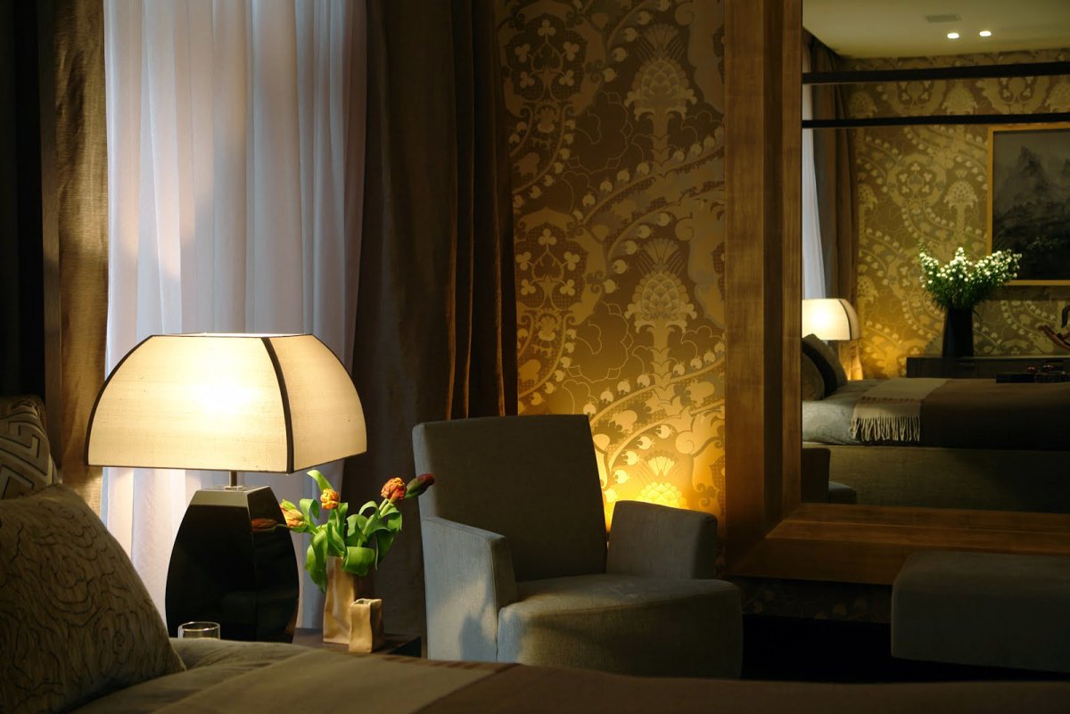 Приглушенный свет в комнате