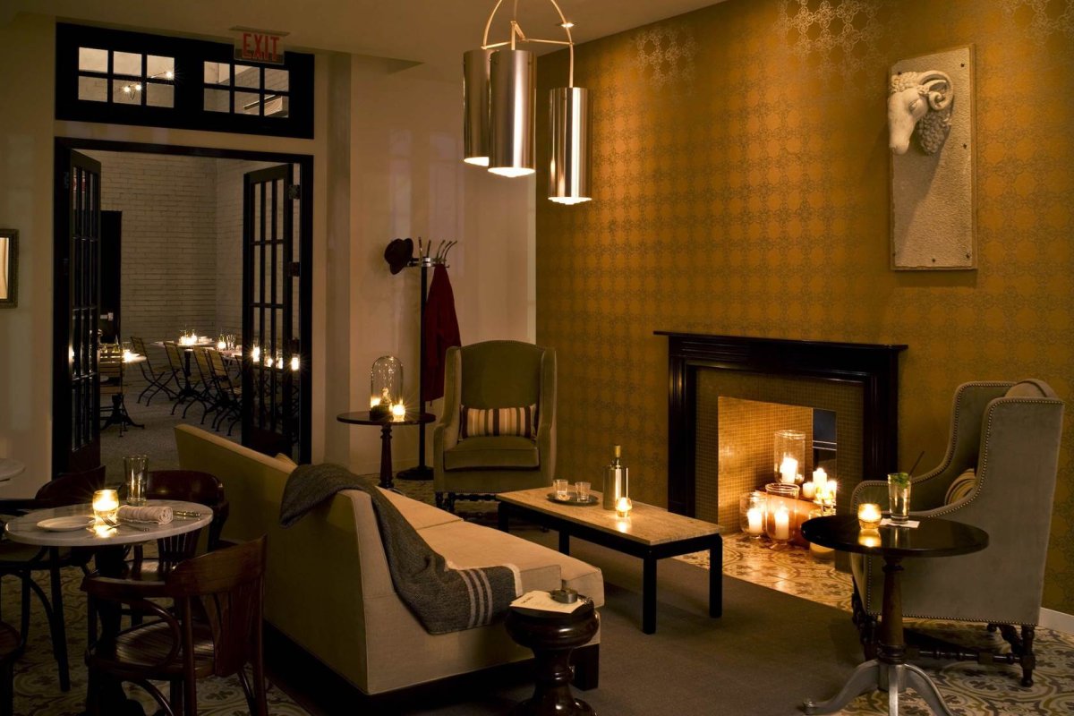 Боковое естественное освещение интерьер