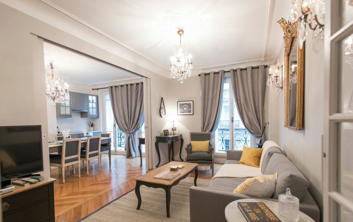 Темная мебель в стиле Прованс в интерьере