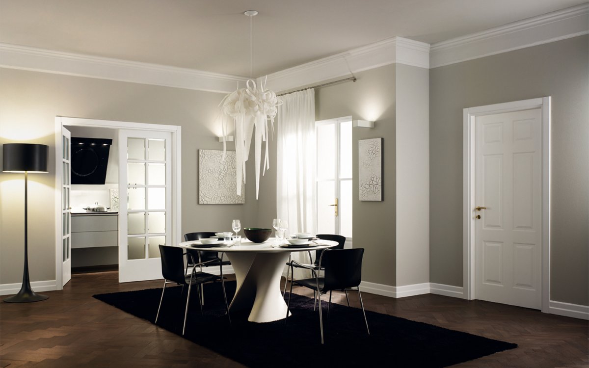 Белый плинтус в интерьере