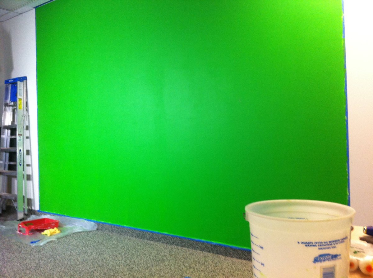 Покраска комнаты водоэмульсионной краской